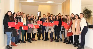 Guvernatori Mehmeti ndau certifikatat për studentët që përfunduan programin e praktikës në BQK